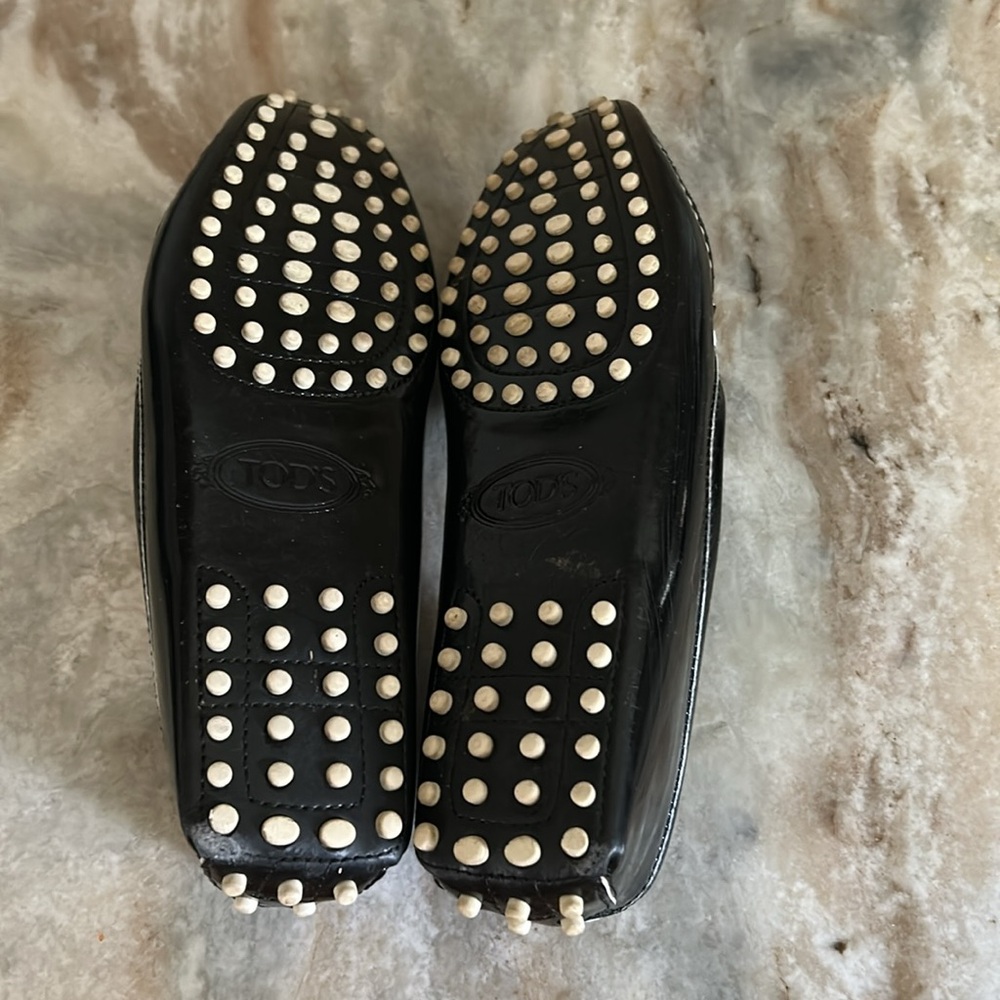 Tod's Black and White Loafers with Metallic Bow - Picture 3 of 4